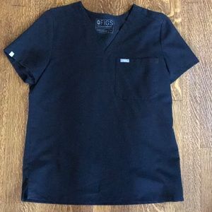 Figs small scrub top
